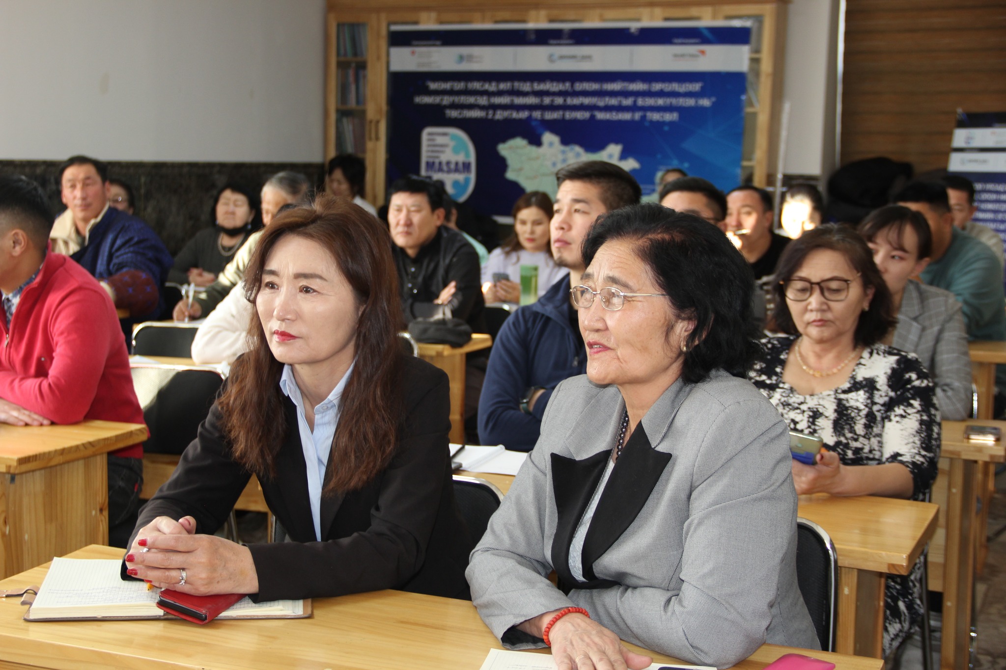 Дэлхийн зөн Монгол ОУБ-ын МАSAM II төслийн баг “Төсвийн үйл явцад нийгмийн эгэх хариуцлагын ойлголт, арга хэрэгслийг ашиглах нь” 4 модуль сургалтыг 2023 оны 1-р сарын 10-15-ны өдрүүдэд Баянхонгор, Дунд-Говь болон Өмнөговь аймгийн төр, иргэд болон иргэний 